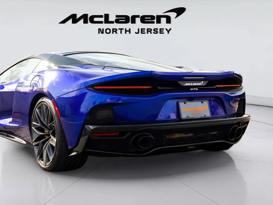2025 McLaren GT - Image 23 of 31