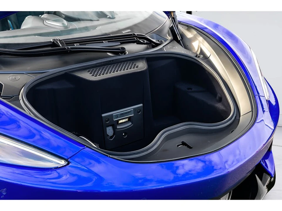 2025 McLaren GT - Image 19 of 31