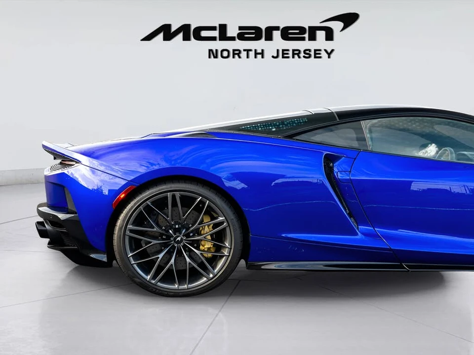 2025 McLaren GT - Image 30 of 31