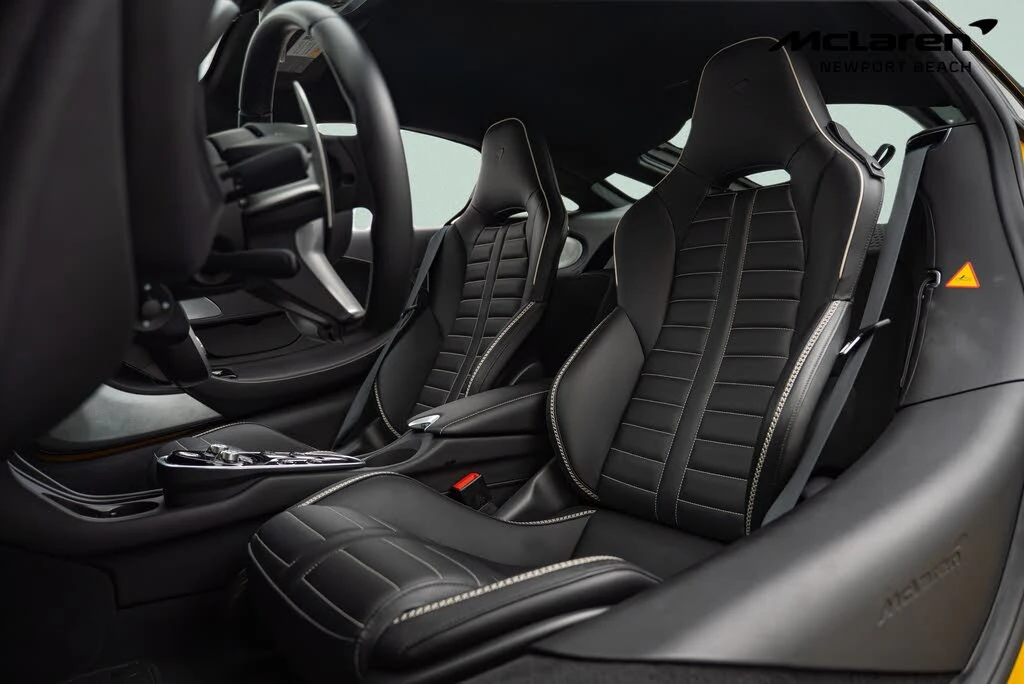 2025 McLaren GT - Image 13 of 29