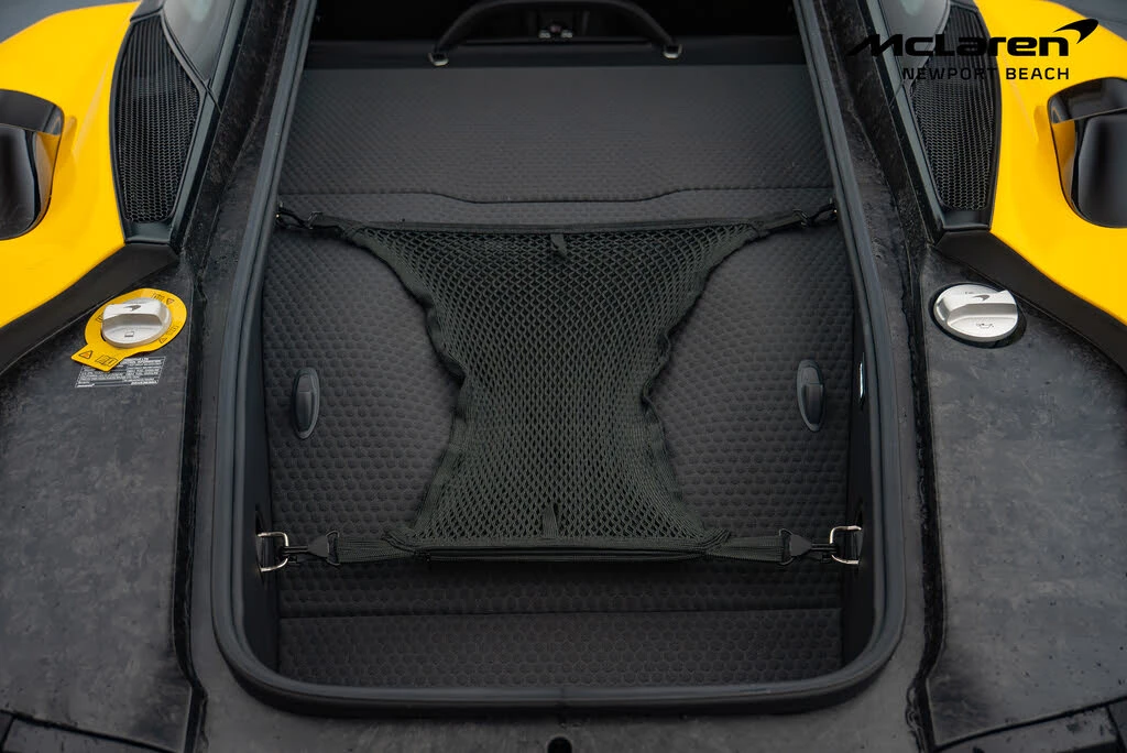 2025 McLaren GT - Image 10 of 29