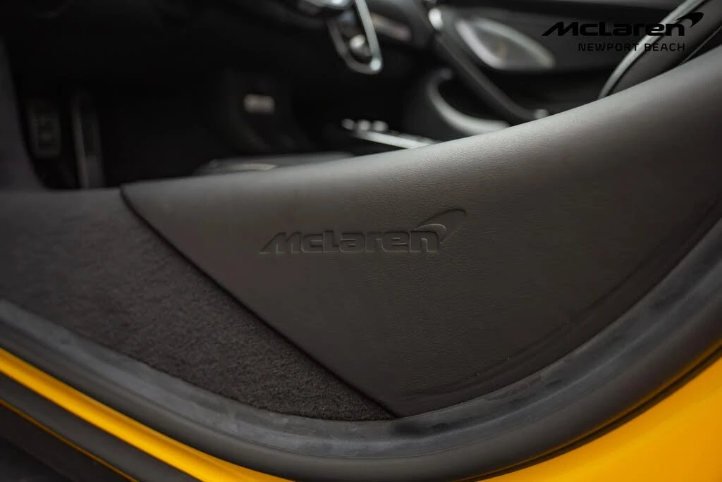 2025 McLaren GT - Image 21 of 23
