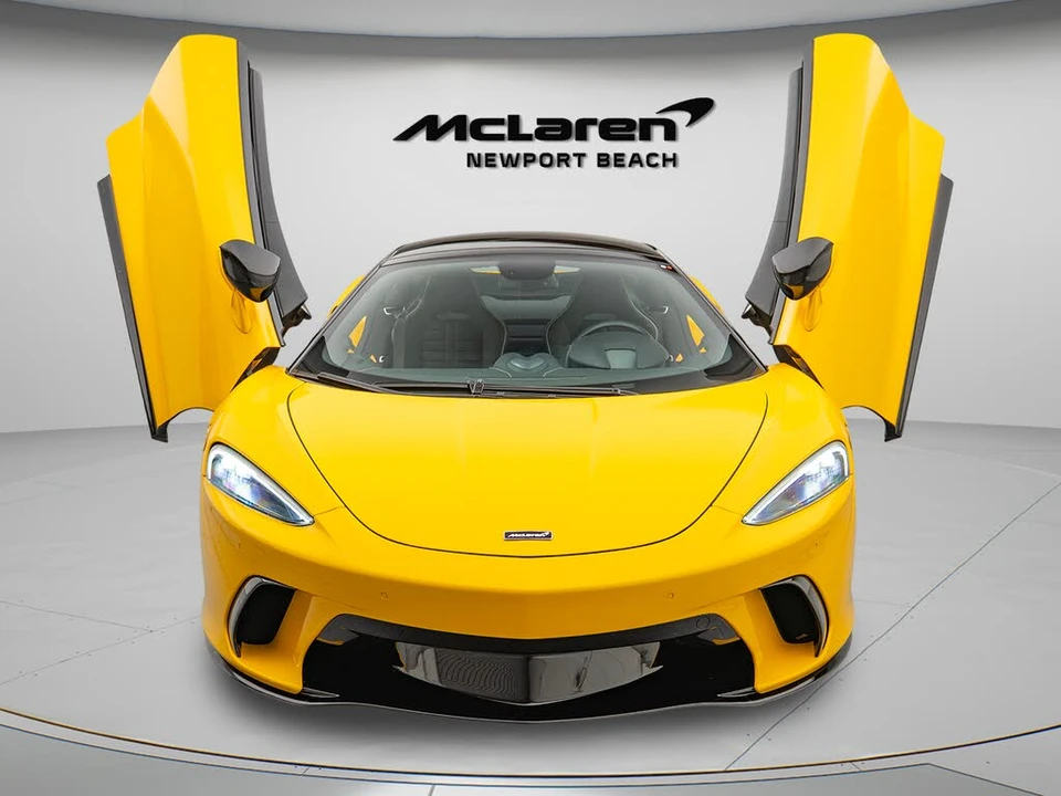 2025 McLaren GT - Image 9 of 29