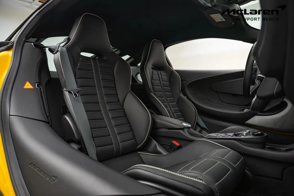 2025 McLaren GT - Image 12 of 23