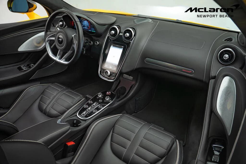 2025 McLaren GT - Image 8 of 23