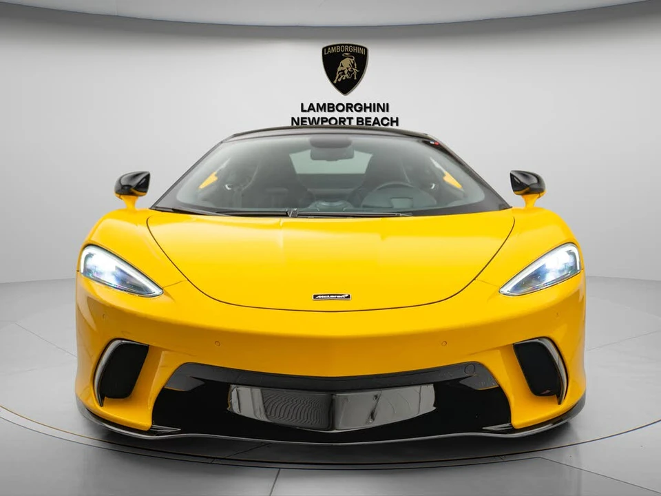 2025 McLaren GT - Image 2 of 23