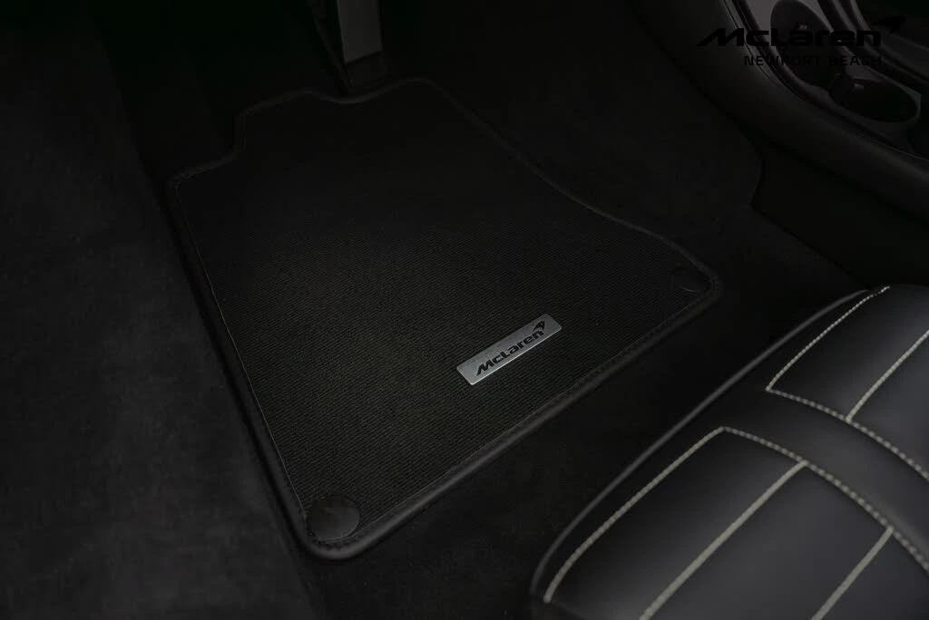 2025 McLaren GT - Image 16 of 29