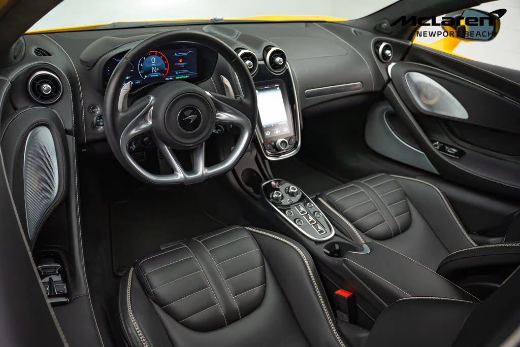 2025 McLaren GT - Image 11 of 29