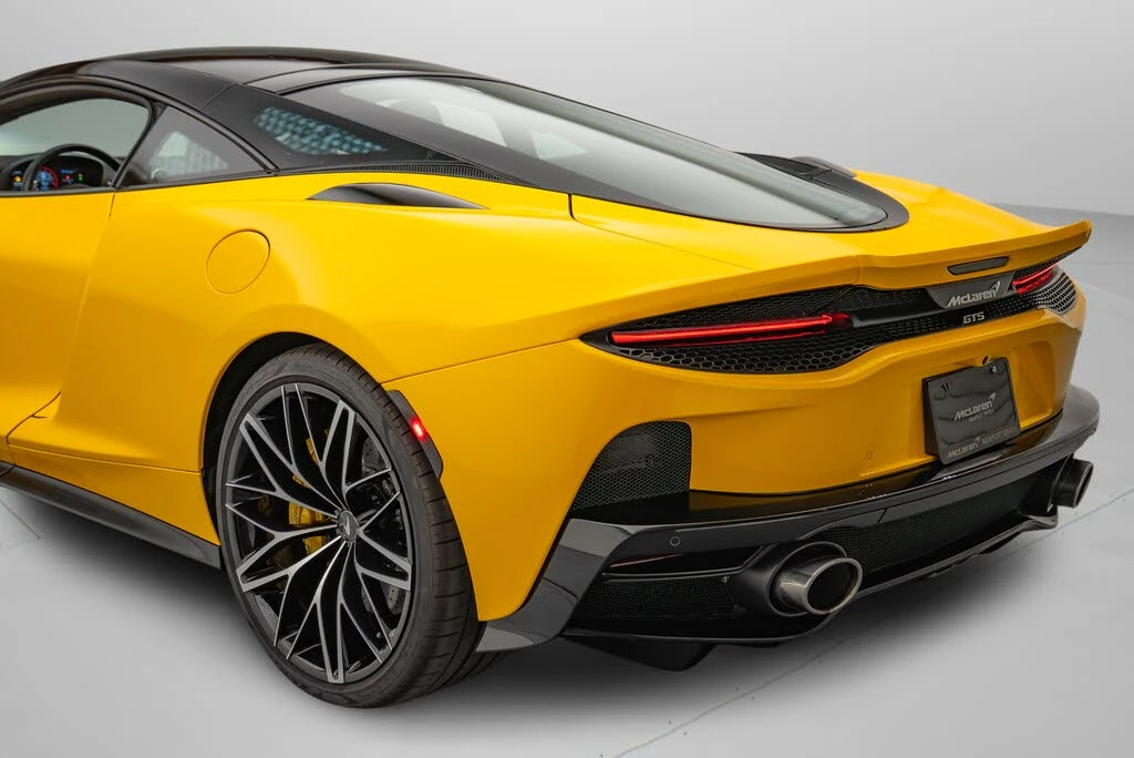 2025 McLaren GT - Image 24 of 29