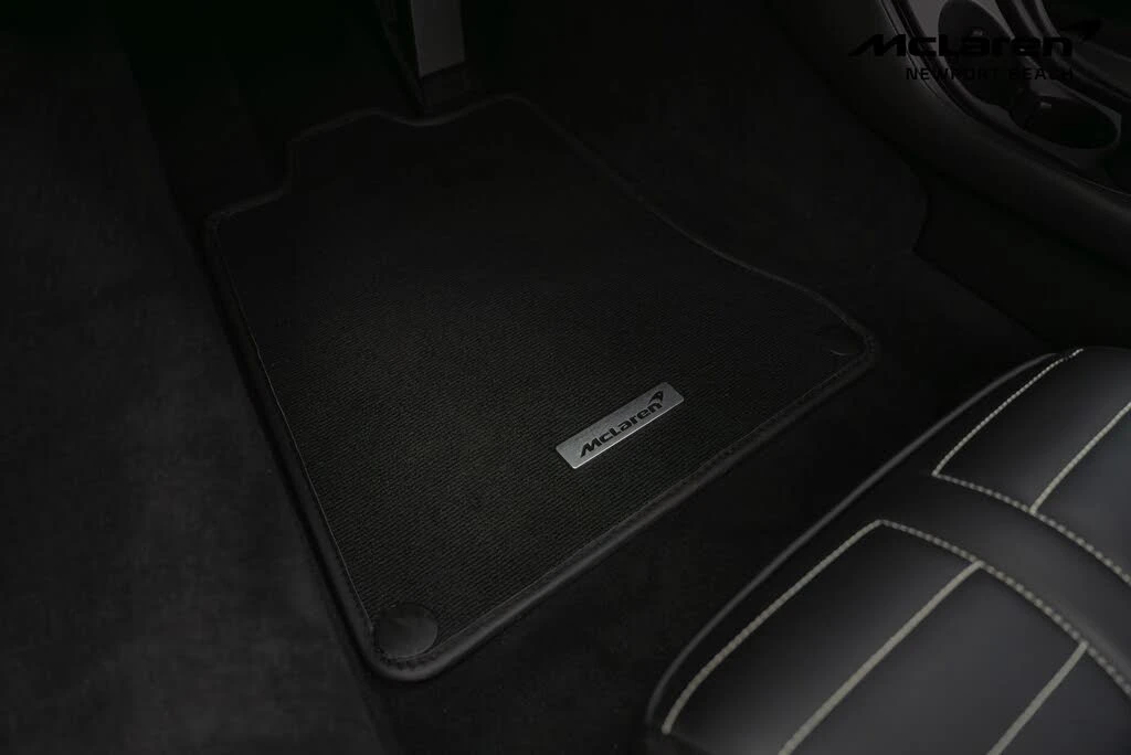 2025 McLaren GT - Image 17 of 23