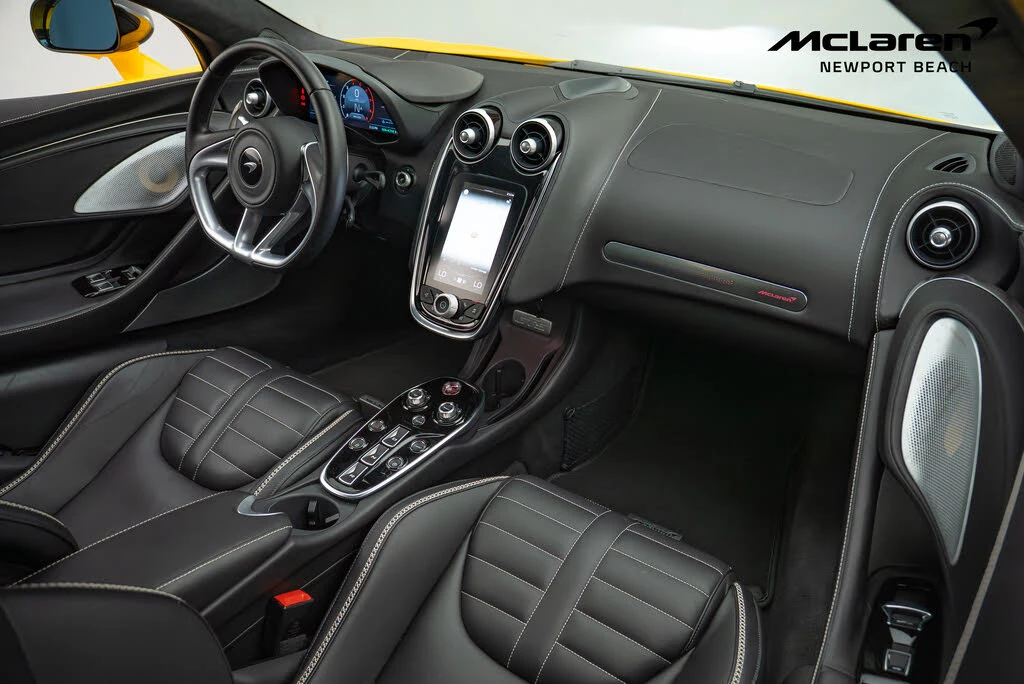 2025 McLaren GT - Image 12 of 29