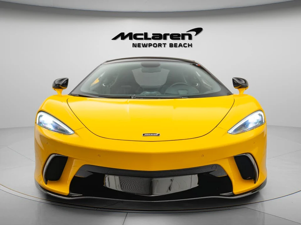 2025 McLaren GT - Image 2 of 29