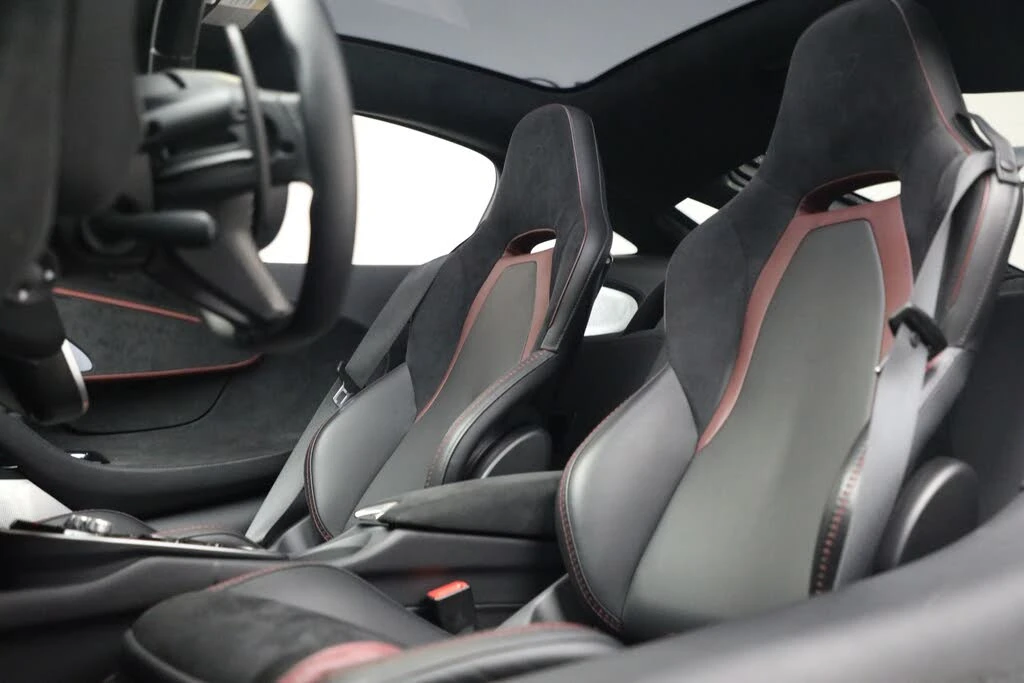 2025 McLaren GT - Image 20 of 31