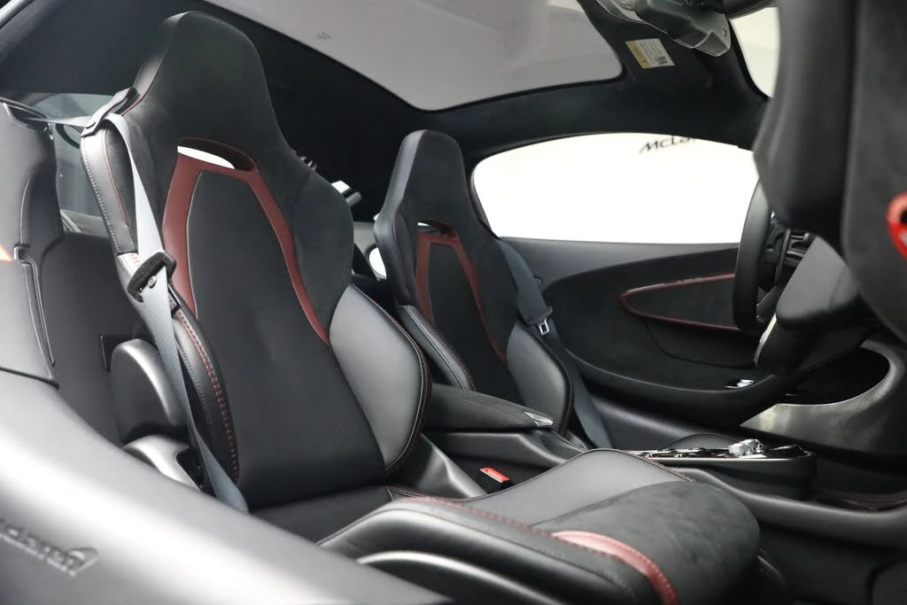 2025 McLaren GT - Image 23 of 31