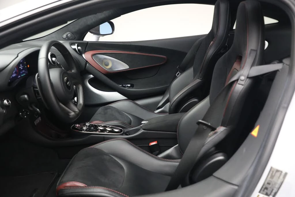 2025 McLaren GT - Image 21 of 31