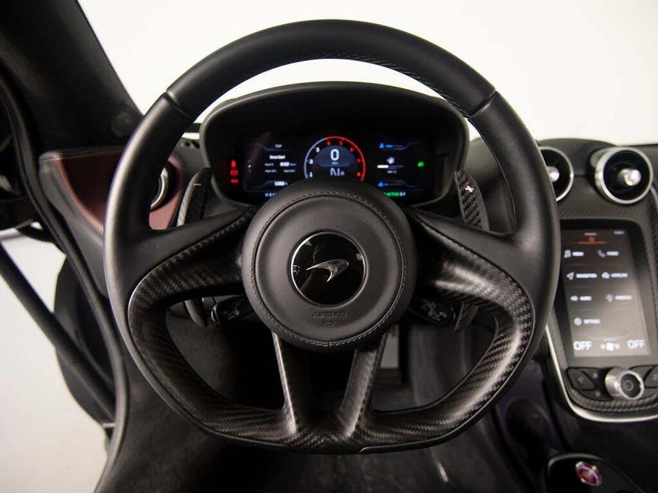 2025 McLaren GT - Image 14 of 31