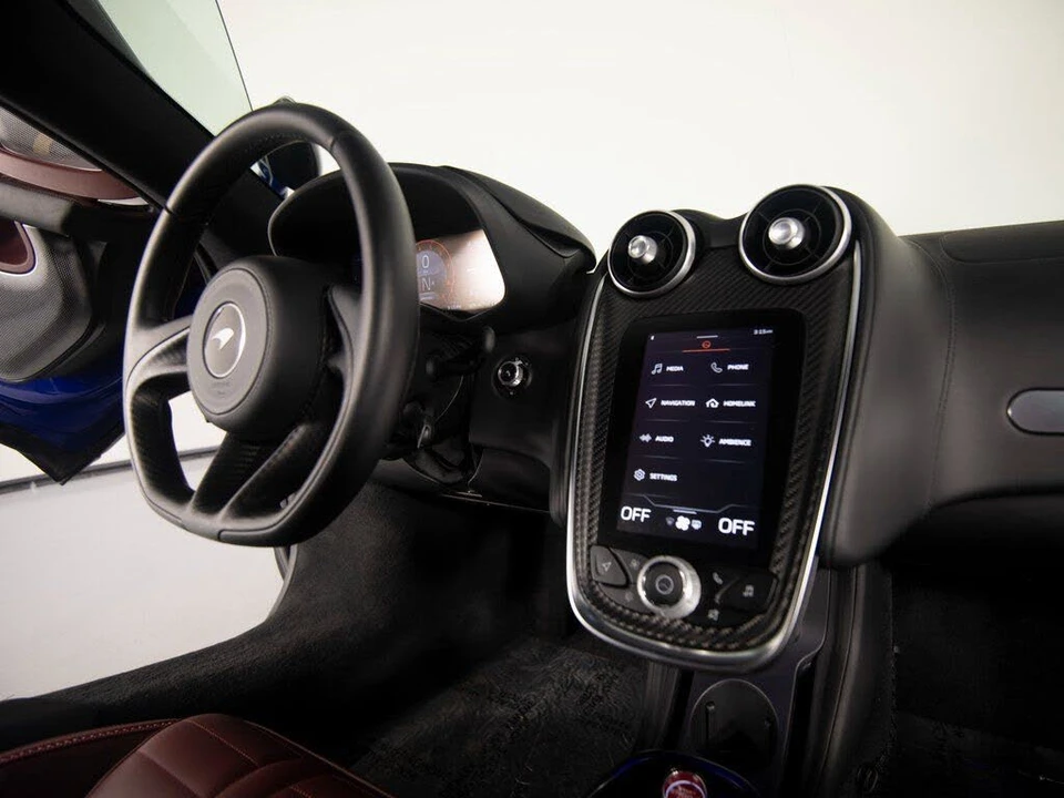 2025 McLaren GT - Image 23 of 31