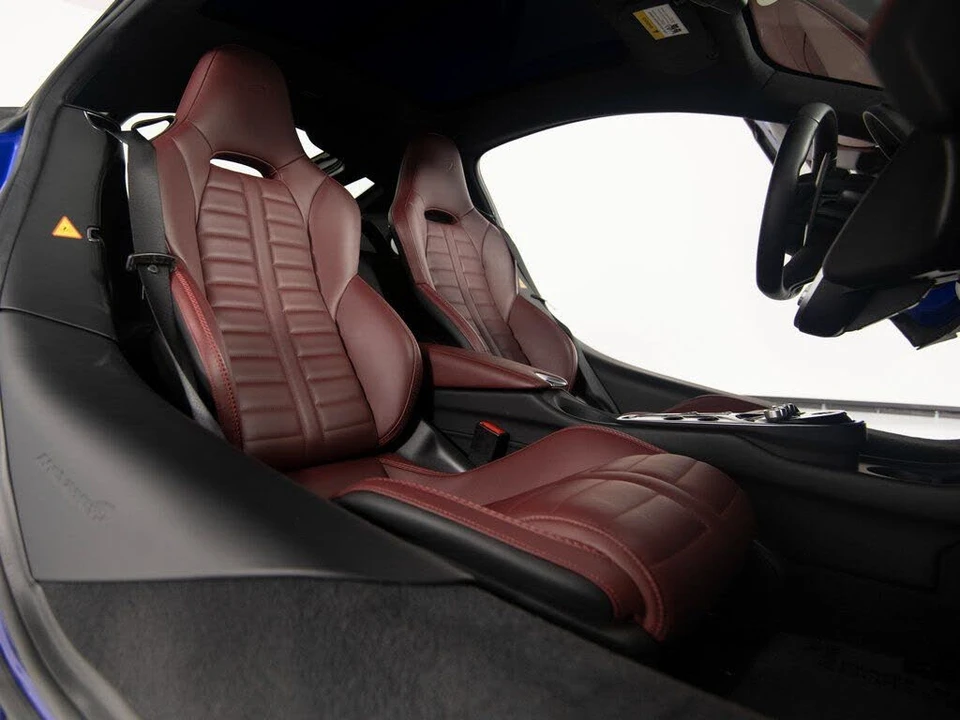 2025 McLaren GT - Image 28 of 31