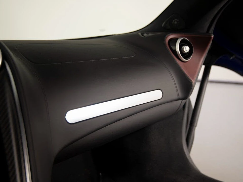 2025 McLaren GT - Image 21 of 31