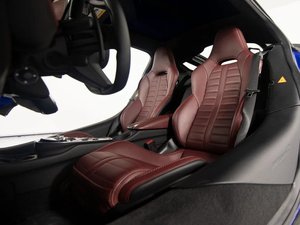 2025 McLaren GT - Image 27 of 31
