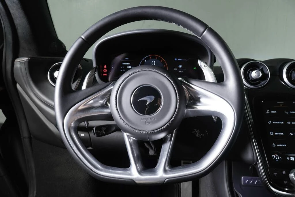 2025 McLaren GT - Image 11 of 31