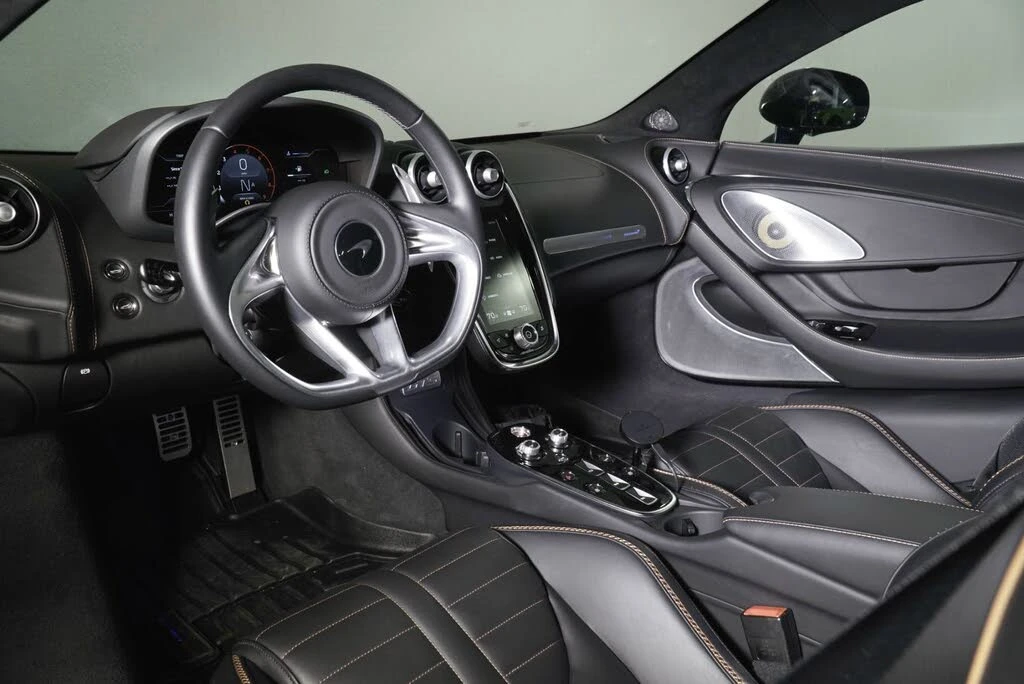 2025 McLaren GT - Image 3 of 31
