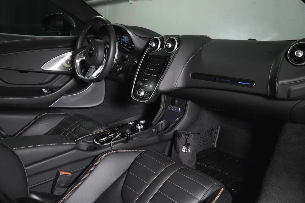 2025 McLaren GT - Image 21 of 31