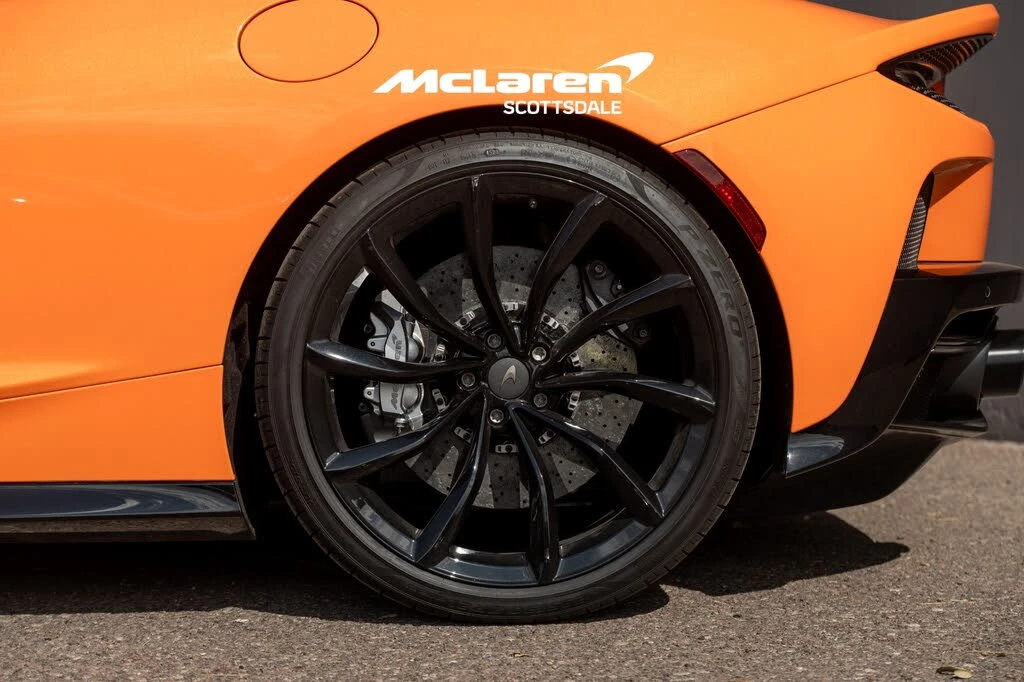 2025 McLaren GT - Image 30 of 31
