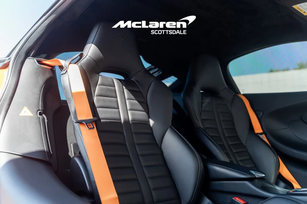 2025 McLaren GT - Image 12 of 31