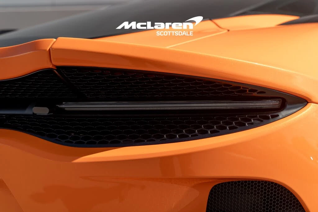 2025 McLaren GT - Image 25 of 31