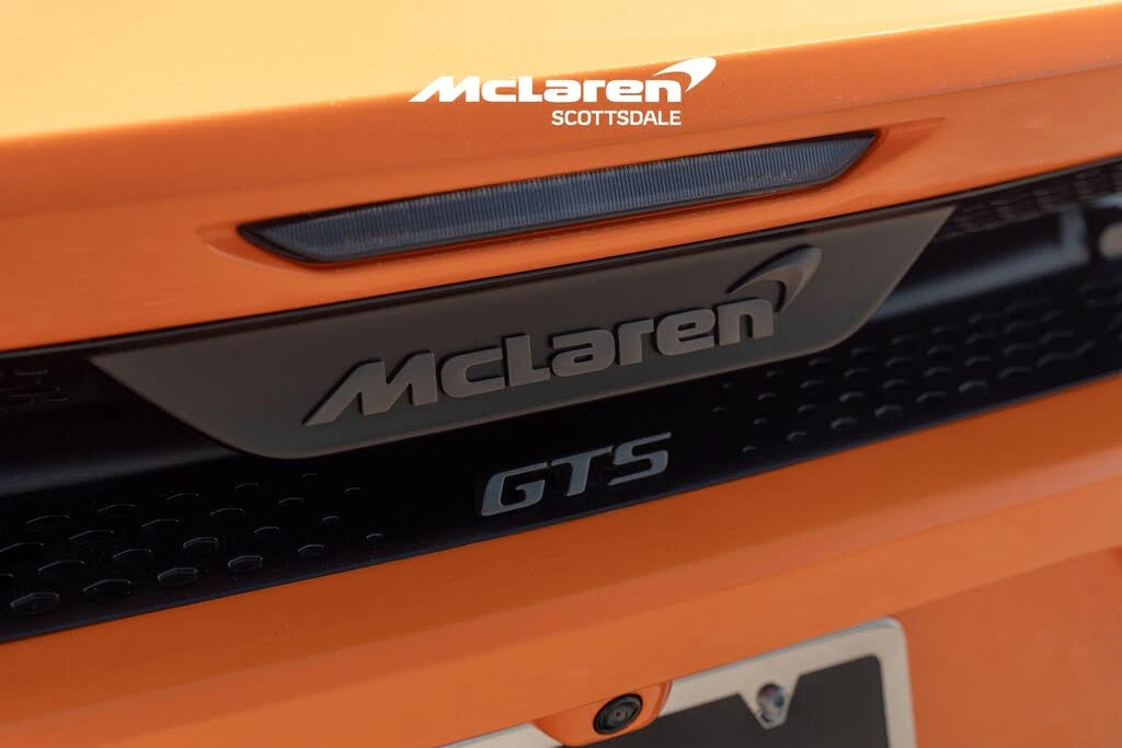 2025 McLaren GT - Image 24 of 31