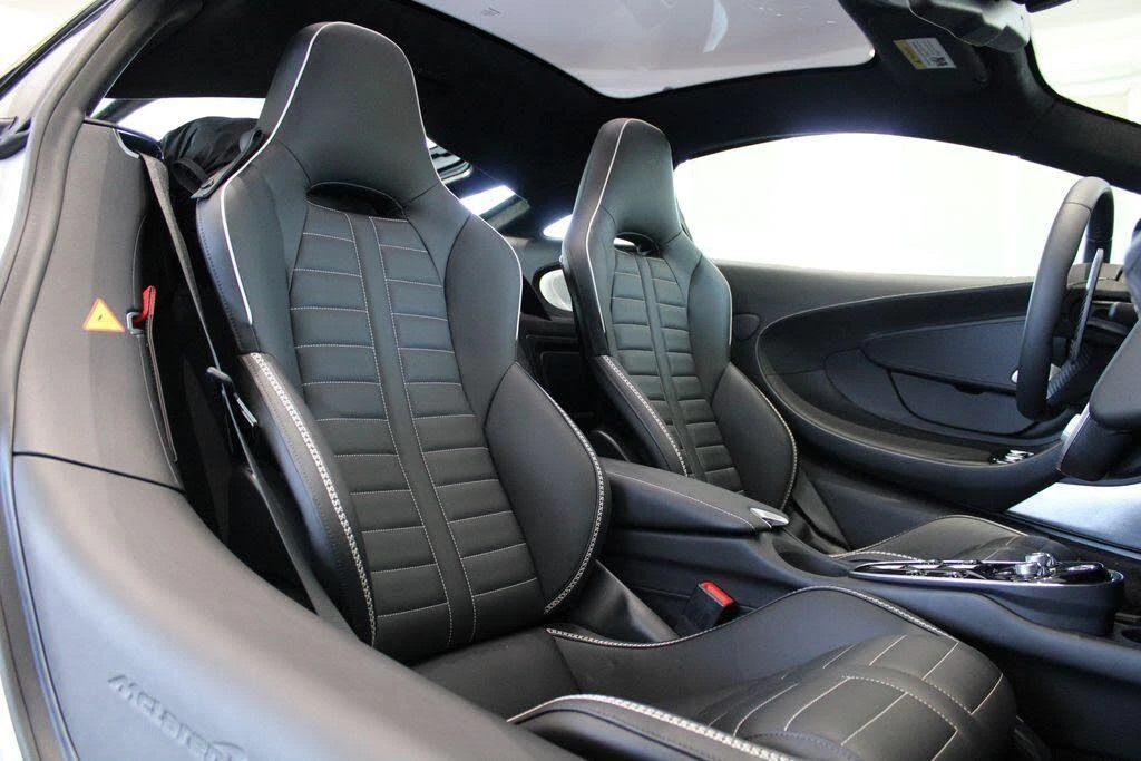 2025 McLaren GT - Image 4 of 31