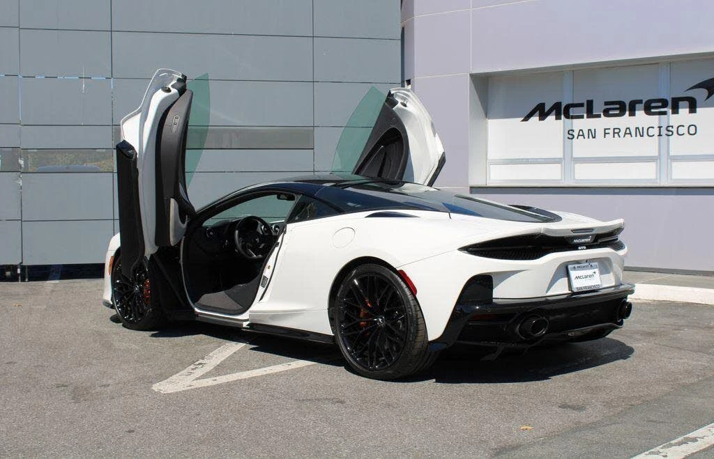 2025 McLaren GT - Image 17 of 31