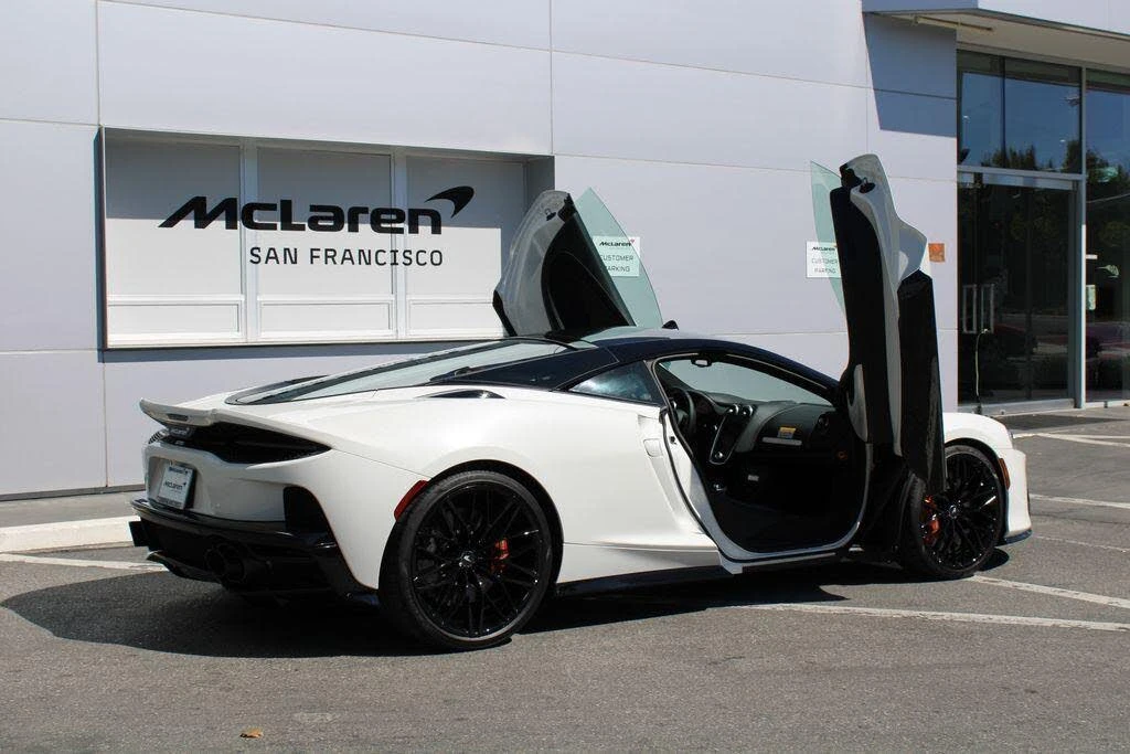 2025 McLaren GT - Image 26 of 31