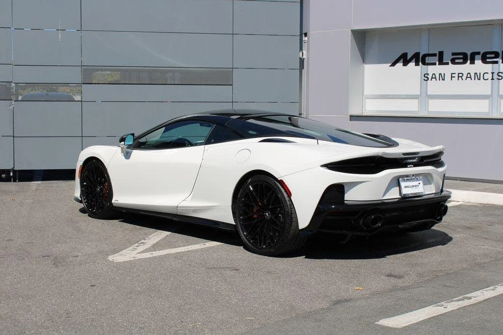 2025 McLaren GT - Image 27 of 31