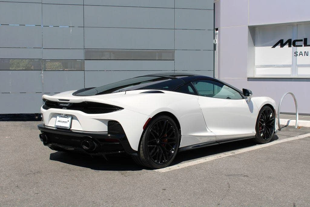 2025 McLaren GT - Image 2 of 31