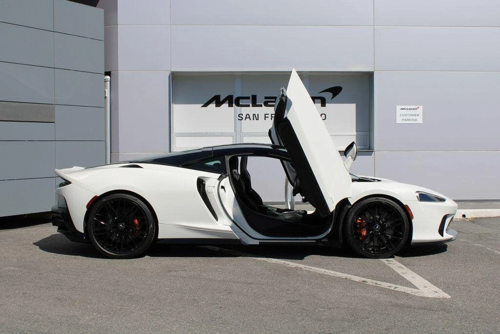 2025 McLaren GT - Image 25 of 31