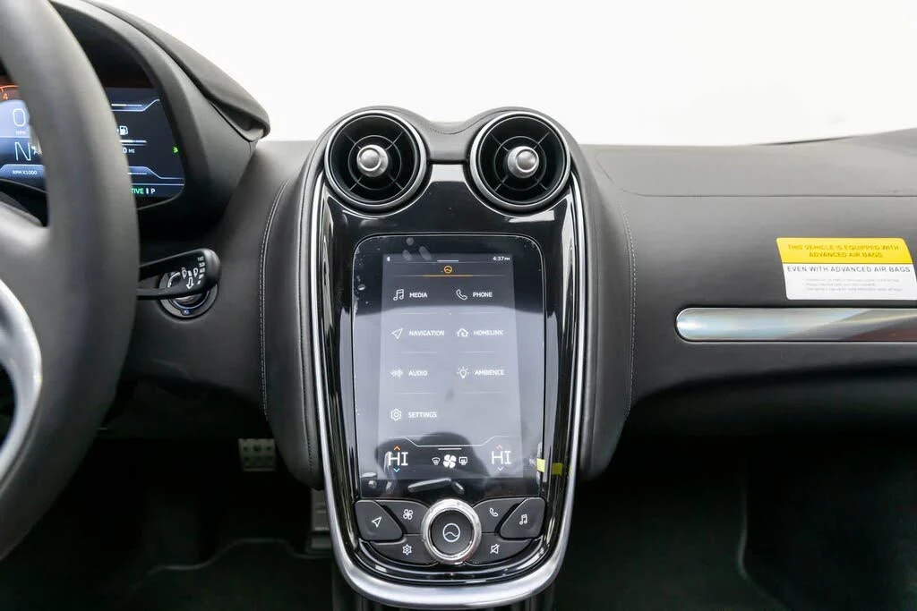 2025 McLaren GT - Image 15 of 31