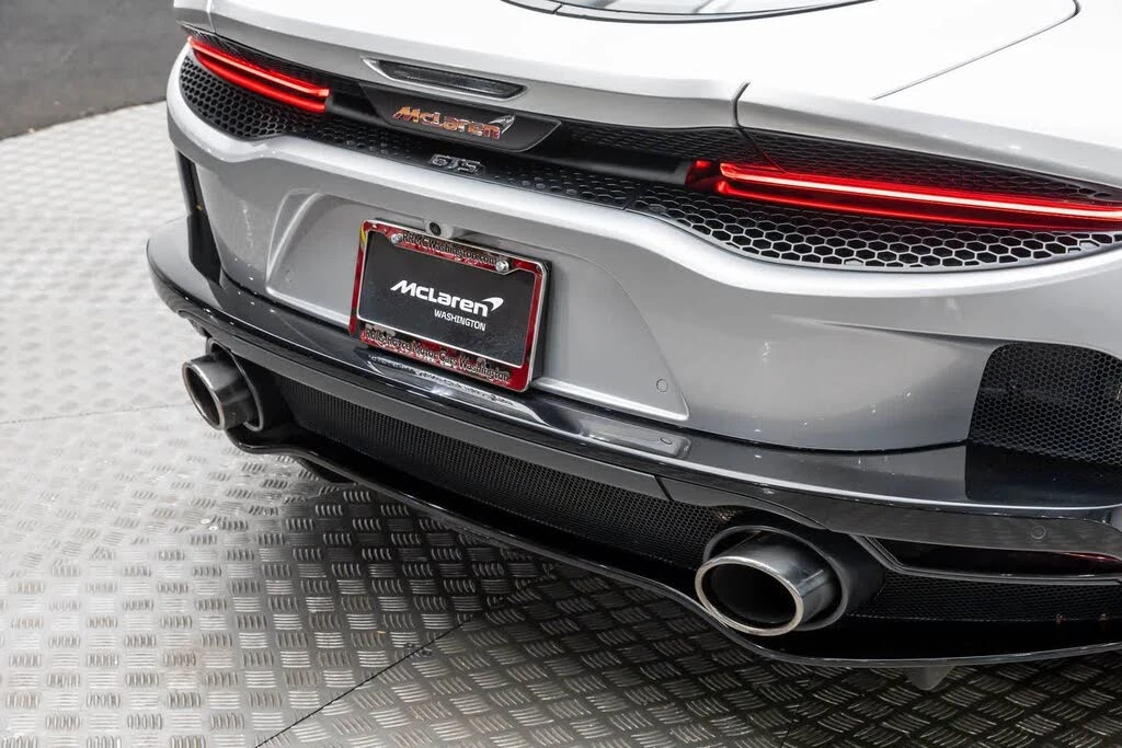 2025 McLaren GT - Image 9 of 31