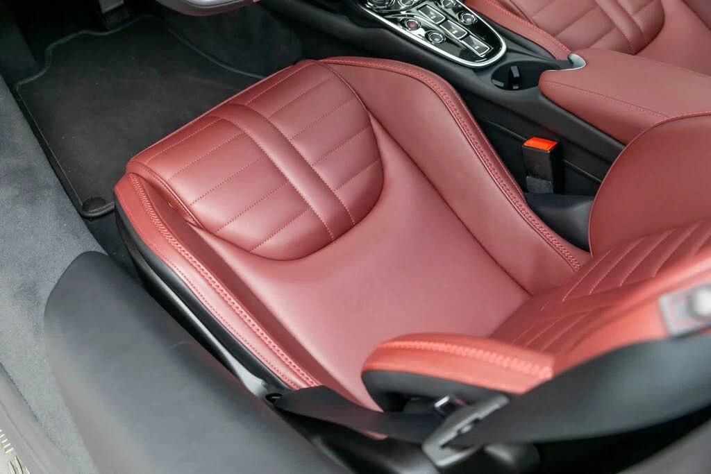 2025 McLaren GT - Image 24 of 31