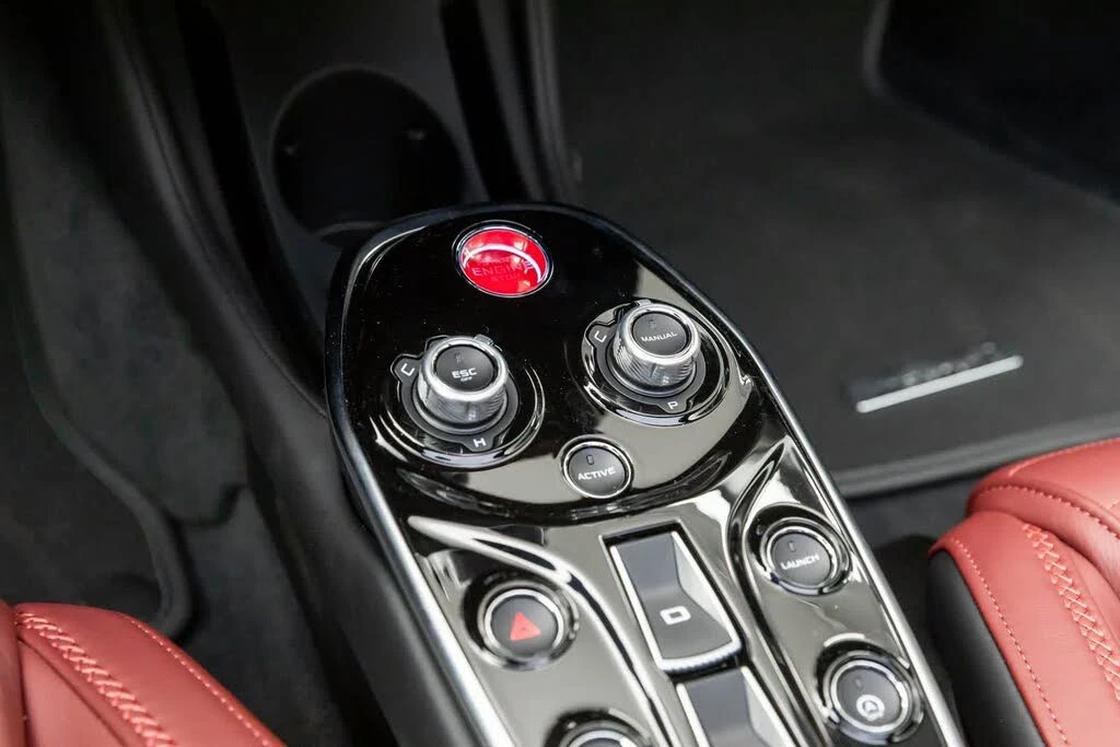 2025 McLaren GT - Image 31 of 31