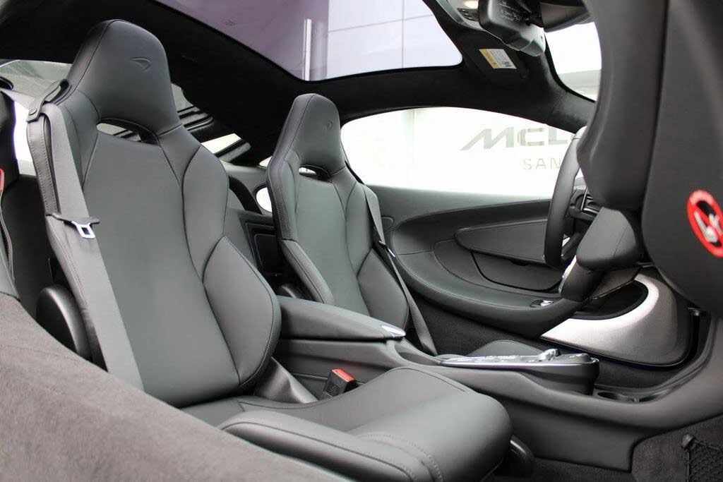 2025 McLaren GT - Image 3 of 31