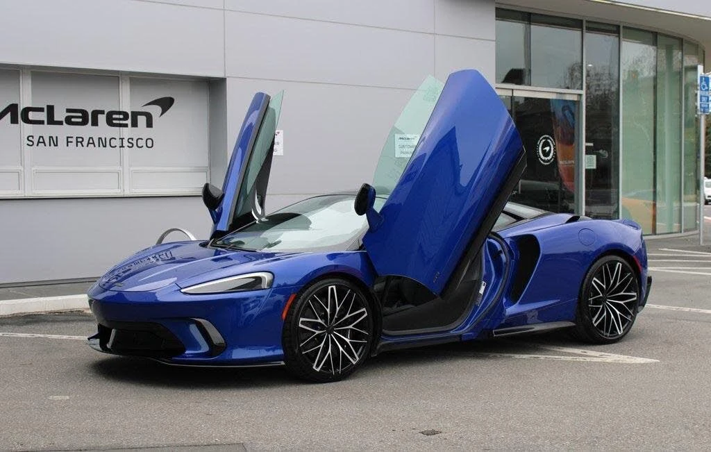 2025 McLaren GT - Image 9 of 31