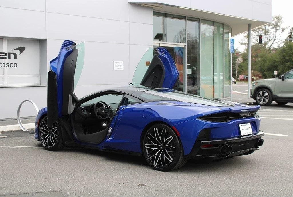 2025 McLaren GT - Image 12 of 31