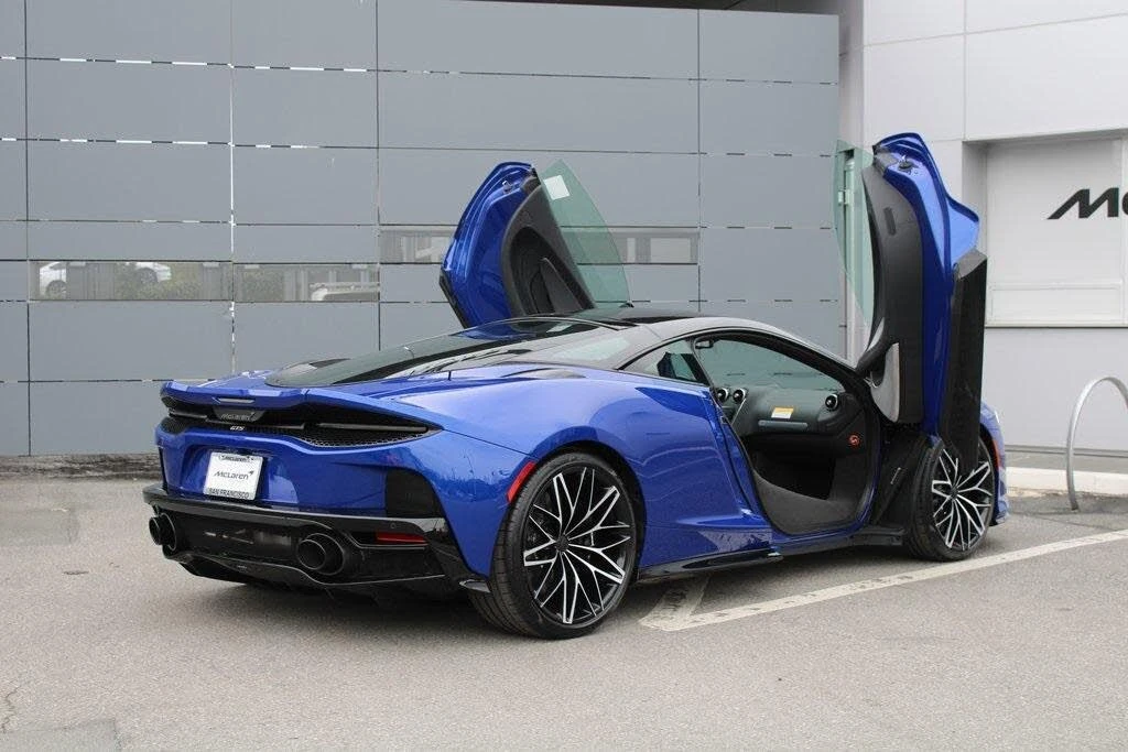 2025 McLaren GT - Image 2 of 31