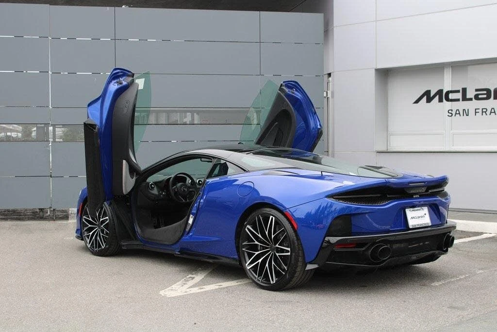 2025 McLaren GT - Image 10 of 31