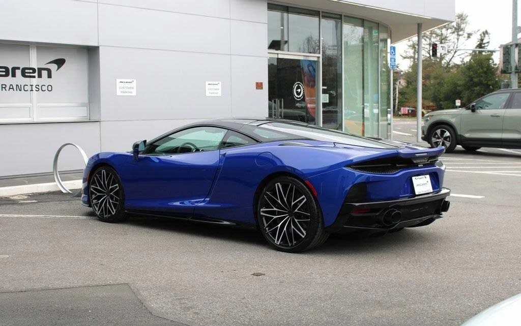 2025 McLaren GT - Image 17 of 31