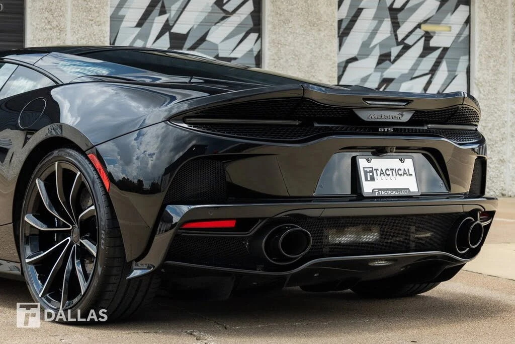 2025 McLaren GT - Image 12 of 31