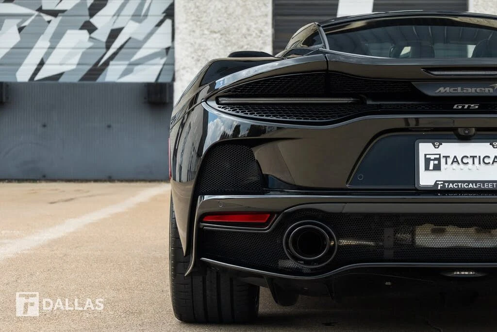 2025 McLaren GT - Image 14 of 31
