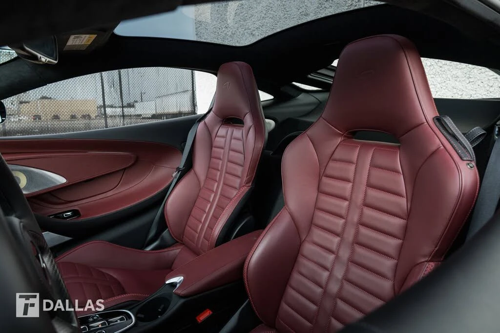 2025 McLaren GT - Image 24 of 31